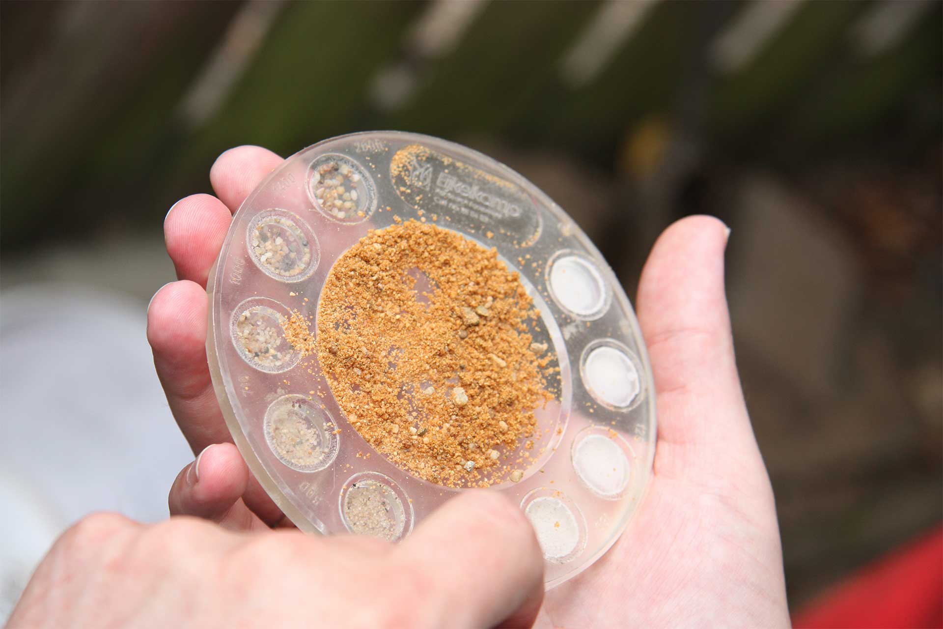 Regla de Arena para Clasificación Granulométrica - imagen 1